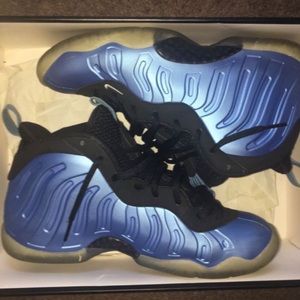 nike foamposite. grade school size 7